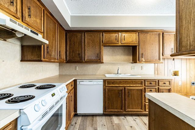 7406 Waco Avenue, B, Lubbock, TX 79423