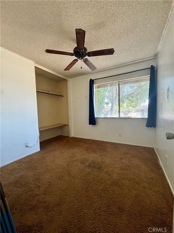 7623 Oxford, Hesperia, CA 92345