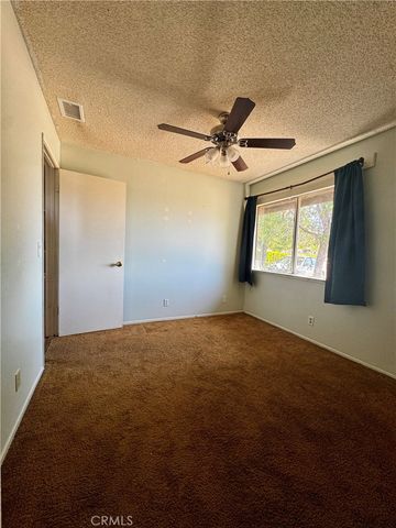 7623 Oxford, Hesperia, CA 92345