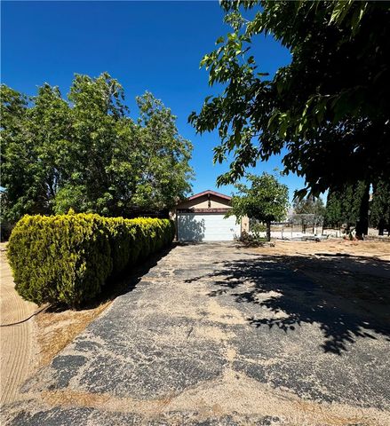 7623 Oxford, Hesperia, CA 92345