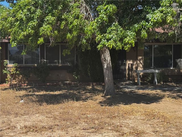 7623 Oxford, Hesperia, CA 92345