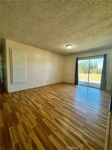 7623 Oxford, Hesperia, CA 92345