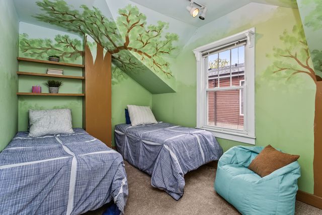 2626 W Morse Avenue, Chicago, IL 60645