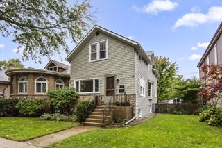 2626 W Morse Avenue, Chicago, IL 60645