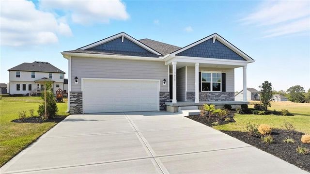 206 Lake Meadows Drive, Smithville, MO 64089