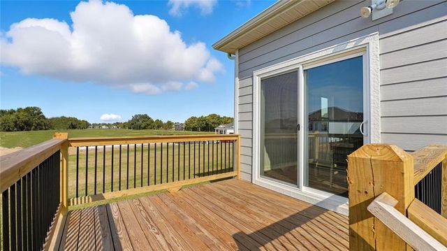 206 Lake Meadows Drive, Smithville, MO 64089