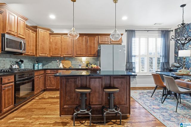 1045 EDGEWATER LANE, Chelsea, AL 35043