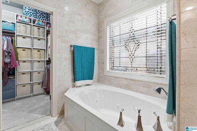 1045 EDGEWATER LANE, Chelsea, AL 35043