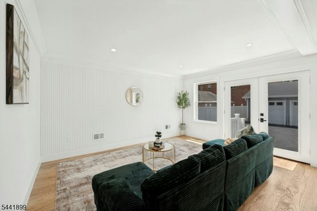 179 Washington Ave, Rutherford Boro, NJ 07070
