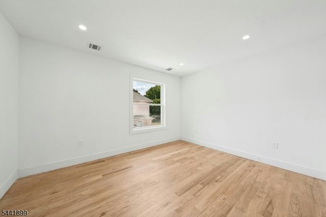 179 Washington Ave, Rutherford Boro, NJ 07070