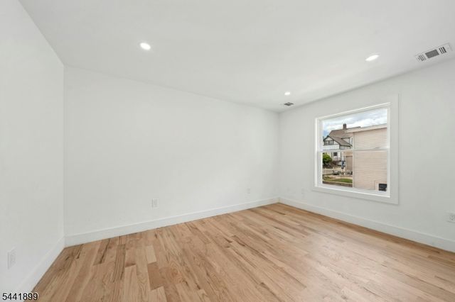 179 Washington Ave, Rutherford Boro, NJ 07070