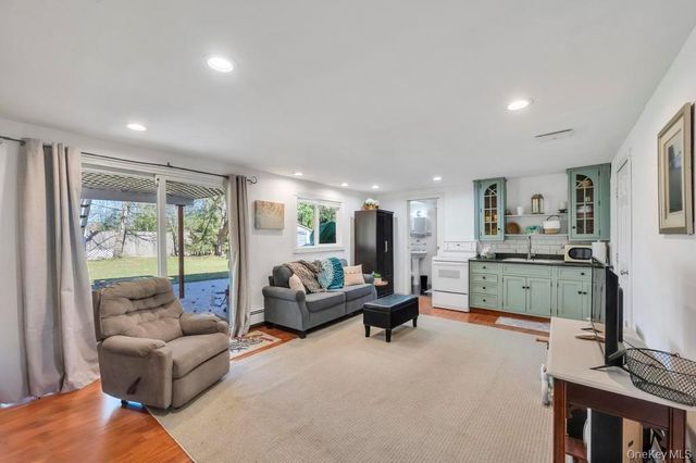 3 Terrace Drive, Hauppauge, NY 11788