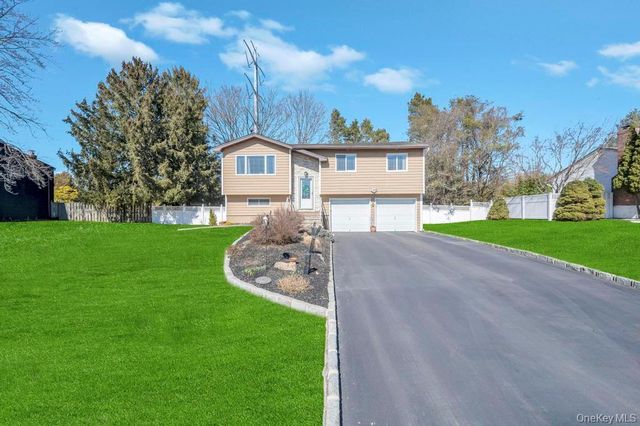 3 Terrace Drive, Hauppauge, NY 11788