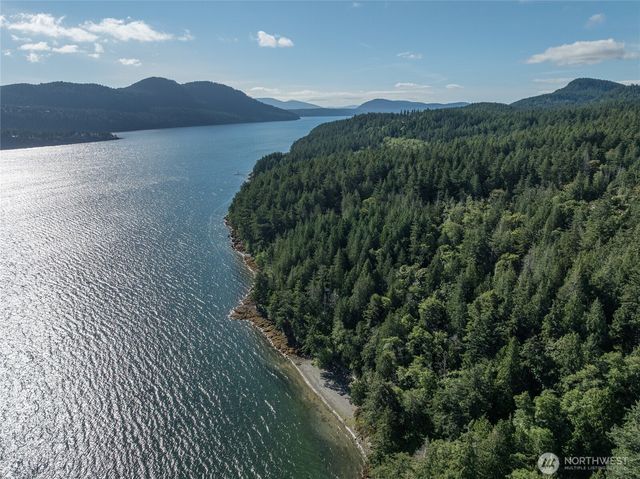 2101 Dolphin Bay Road, Orcas Island, WA 98245