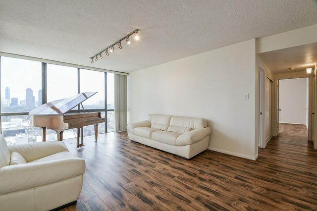 5001 Woodway Drive 1502, Houston, TX 77056