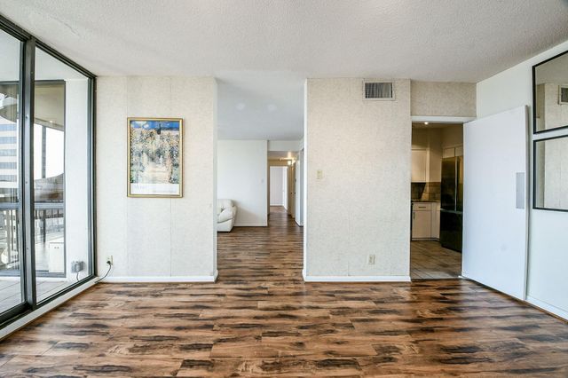 5001 Woodway Drive 1502, Houston, TX 77056