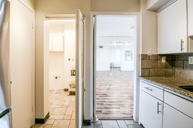 5001 Woodway Drive 1502, Houston, TX 77056