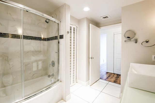 5001 Woodway Drive 1502, Houston, TX 77056