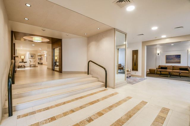 5001 Woodway Drive 1502, Houston, TX 77056