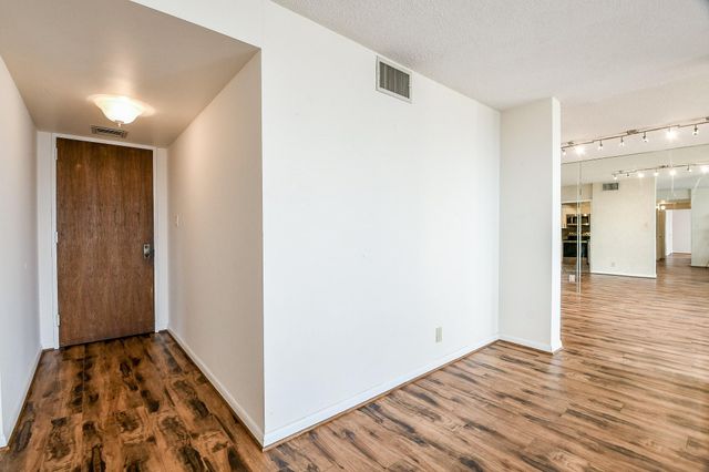 5001 Woodway Drive 1502, Houston, TX 77056