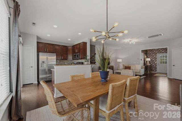 2403 Diplomat Lane, Charlotte, NC 28210
