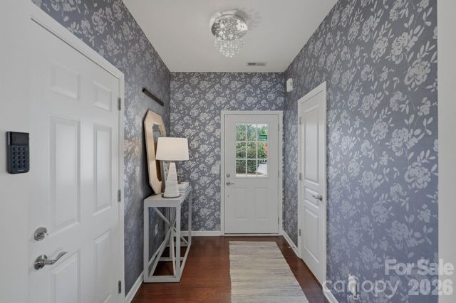 2403 Diplomat Lane, Charlotte, NC 28210