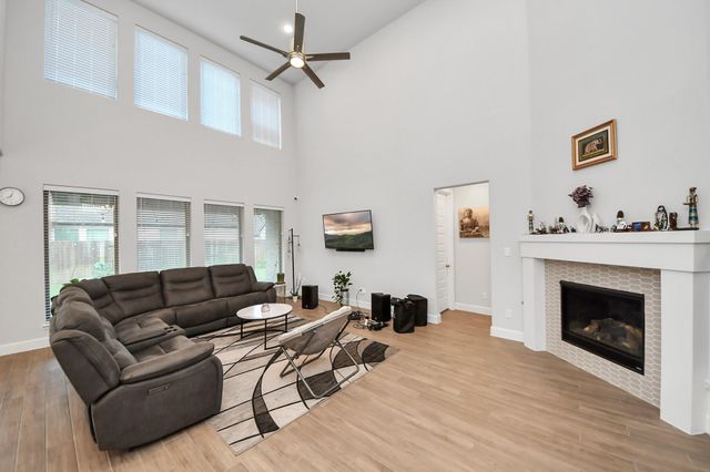 5506 Onyx Falls Drive, Richmond, TX 77469