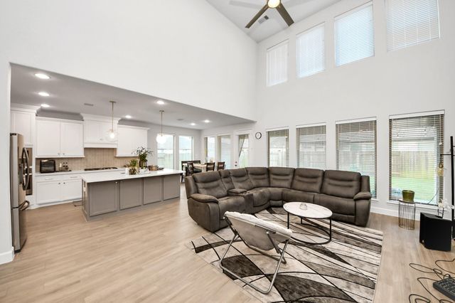 5506 Onyx Falls Drive, Richmond, TX 77469