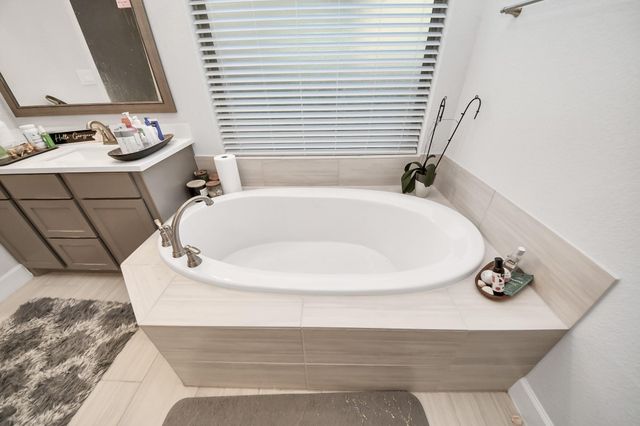 5506 Onyx Falls Drive, Richmond, TX 77469