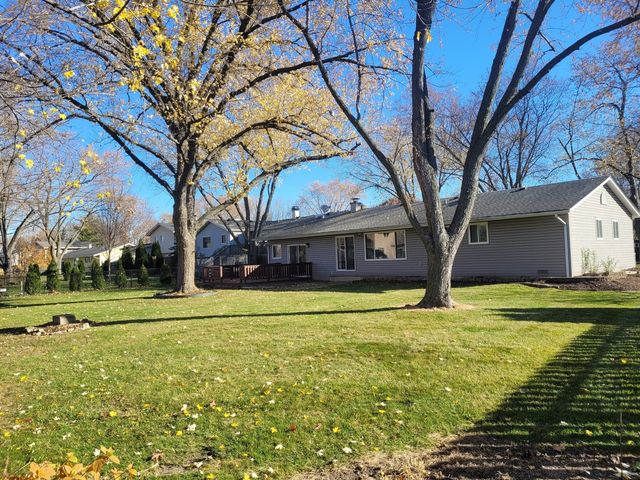 364 N Everett Drive, Palatine, IL 60074