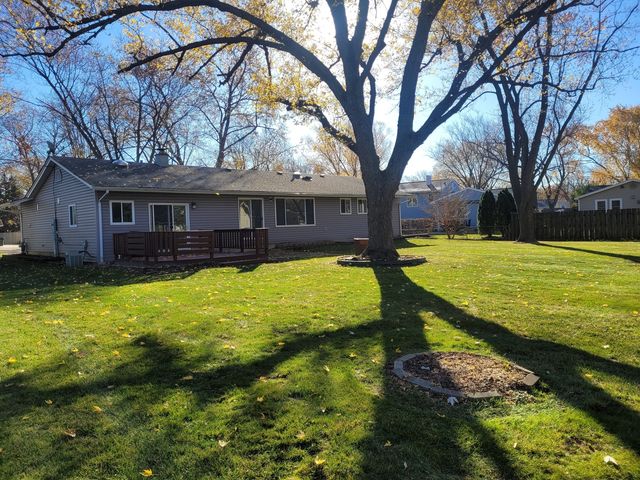 364 N Everett Drive, Palatine, IL 60074