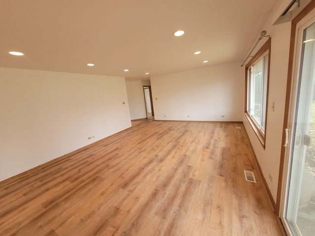 364 N Everett Drive, Palatine, IL 60074