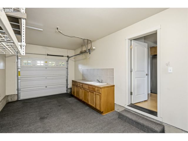 6610 N SMITH Ct, Portland, OR 97203