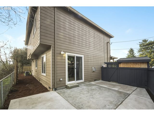6610 N SMITH Ct, Portland, OR 97203