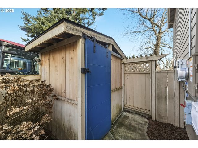 6610 N SMITH Ct, Portland, OR 97203