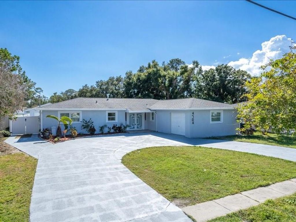 4704 W PRICE AVENUE, Tampa, FL 33611