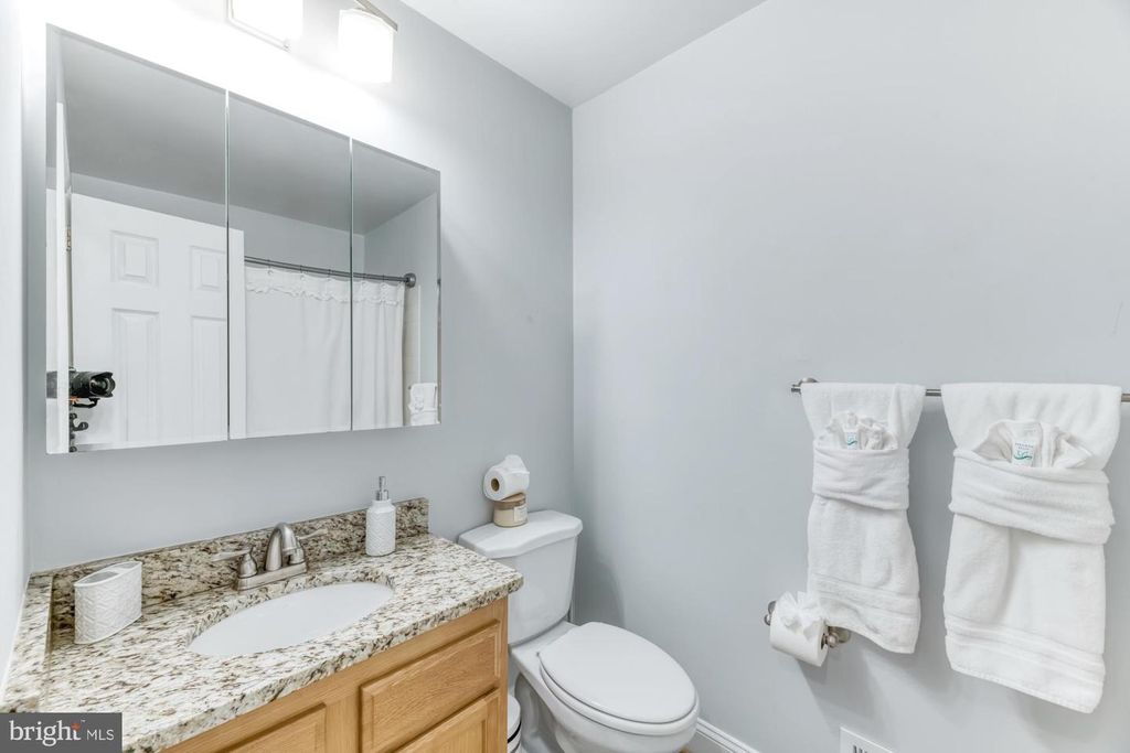 8303 CAGLE RD, Fort Washington, MD 20744