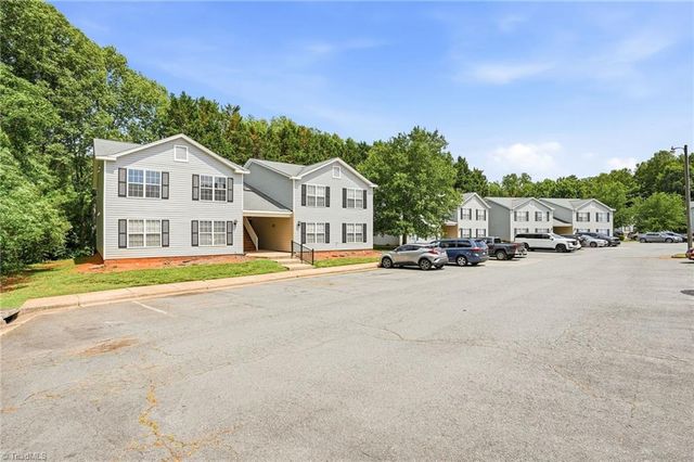 15 Meadowood Glen Way C, Greensboro, NC 27409