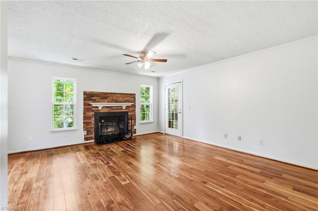 15 Meadowood Glen Way C, Greensboro, NC 27409