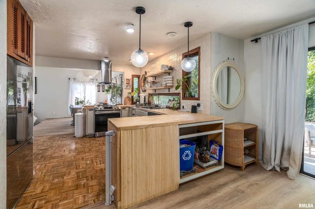 183 HERITAGE Road, Carbondale, IL 62903