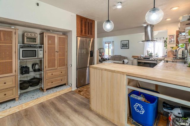 183 HERITAGE Road, Carbondale, IL 62903