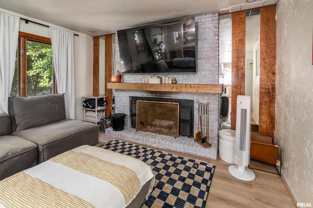 183 HERITAGE Road, Carbondale, IL 62903