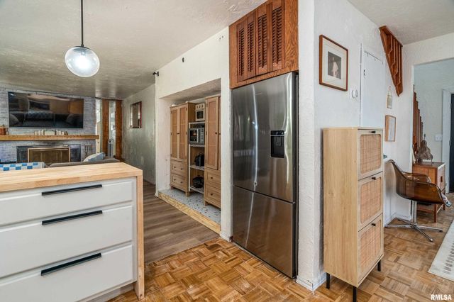 183 HERITAGE Road, Carbondale, IL 62903