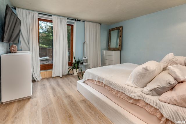 183 HERITAGE Road, Carbondale, IL 62903