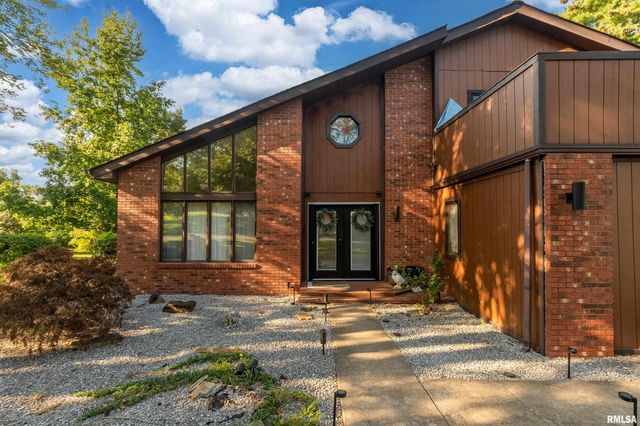 183 HERITAGE Road, Carbondale, IL 62903