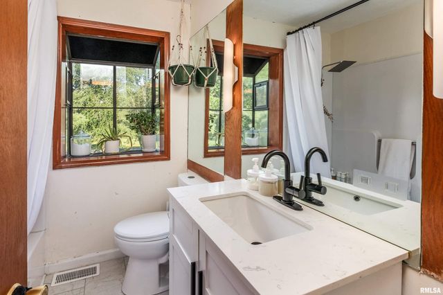 183 HERITAGE Road, Carbondale, IL 62903