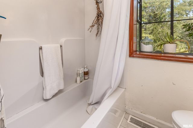 183 HERITAGE Road, Carbondale, IL 62903