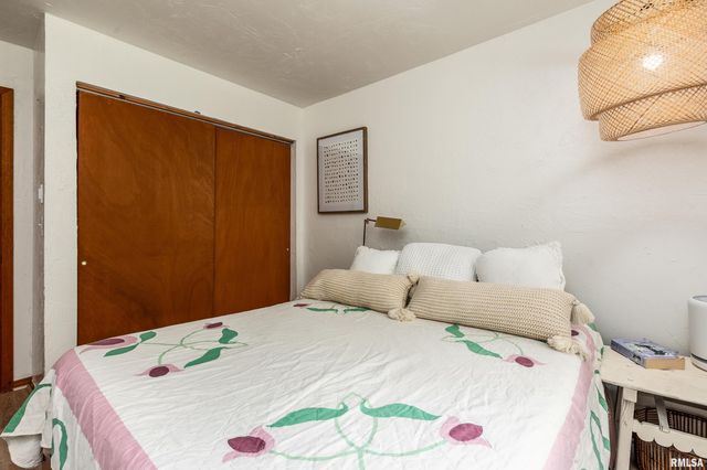 183 HERITAGE Road, Carbondale, IL 62903