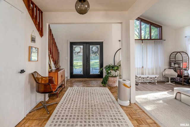 183 HERITAGE Road, Carbondale, IL 62903