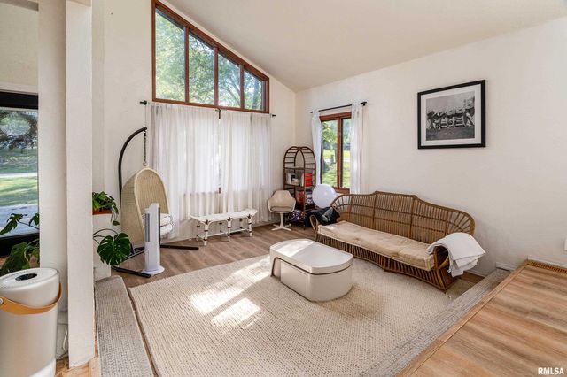 183 HERITAGE Road, Carbondale, IL 62903